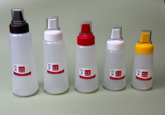 单嘴五孔酱汁壶